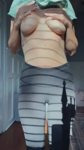 I mean who doesn’t love a blonde MILF! (34 mom of 2)