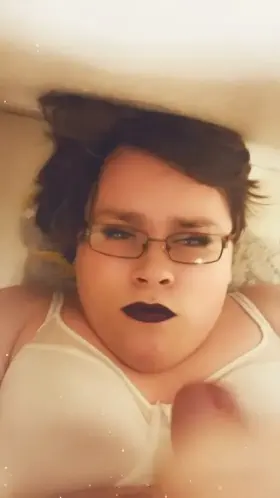 Would you please shoot your load all over me?💦🥰