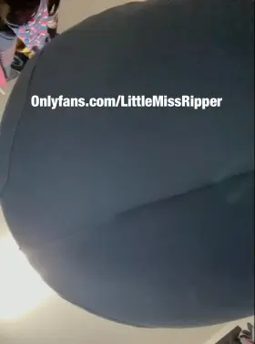 Morning Jean farts! 👸🏻💨 more on my OF! Twitter @lilmissripper