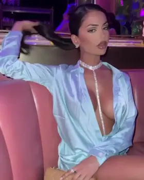 Aneeqa farid is beautiful mashallah 😍