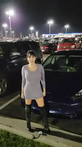 Milf got caught flashing. [GIF]