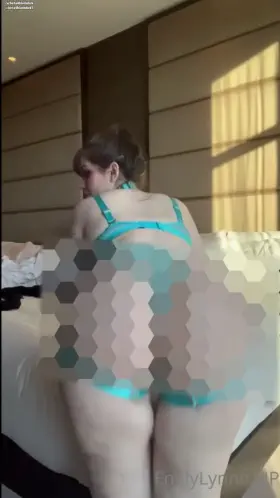 If you turn sound on you can hear her Beautiful PAWG Booty clapping... but you can't see it. Because you're too much of a loser.