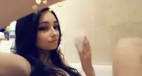 Taking a luxurious bath while you pay piggies send to me is what you live for. Pamper and spoil me while I bathe in your worship 💋😘 kik: PeachyLittleSecrets xx