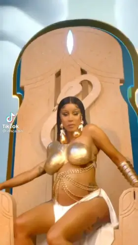 Cardi B - ‘Rumors’ video