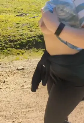 Getting some vitamin D on a busy trail [F]