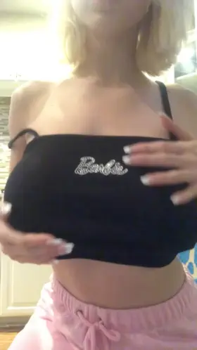 Skylar Vox giant boobs 🥵 free aIbum belIow