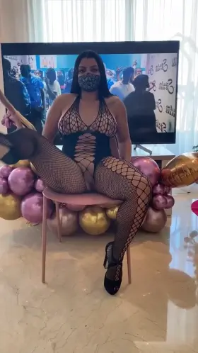 41yo mom, would you still tongue fuck my pussy ?