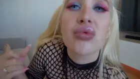 I am built to suck cock 😈