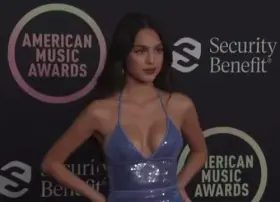 Olivia Rodrigo at AMAs 2021
