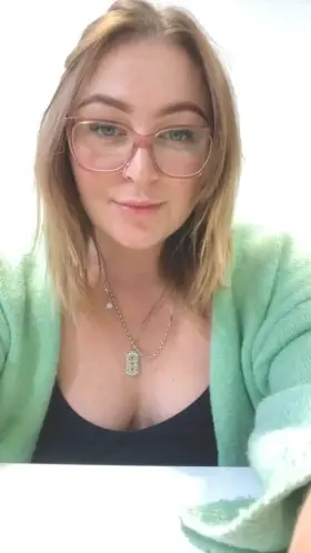 I’m getting too comfortable with getting my tits out at my desk😅[f]