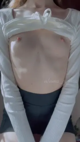 Tiny tits mean I don’t need a bra at all, right?😝