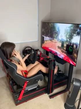 Unsuspecting rally gamer with a sick rig - how do you square up to me? 😏