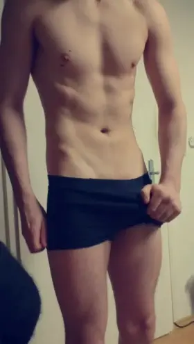 22 [M4A] fit bicurious, love to show off and trade