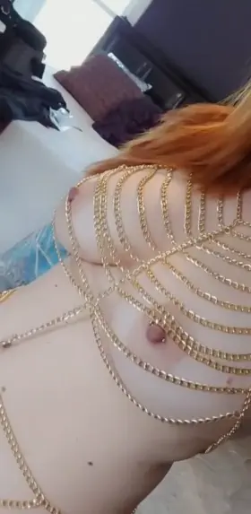 How do you feel about curvy MILFs?