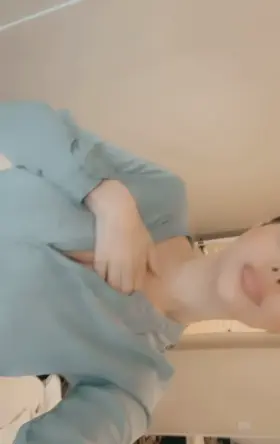 Some days I try to wear a minimizing bra to work to help hide these massive DDD’s on my 5’1 105 pound frame