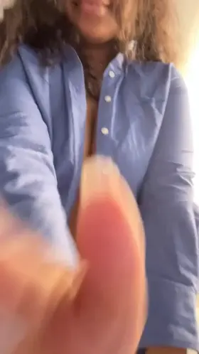 Who here likes chubby girls with a hairy pussy?