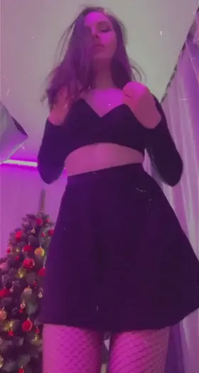 Do you want a lap dance from a slutty student?🤤