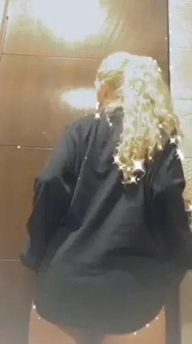 It’s too cold here, come to warm me with u dick 🔥🔥🔥