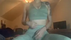 I have small titties, am I still allowed to drop them here?