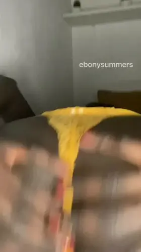 I think yellow looks good on me