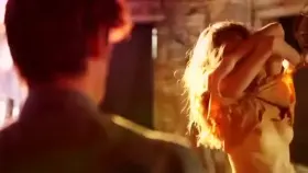 Rosie Huntington-whiteley Removing Her Shirt