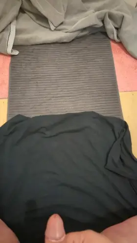 12 spurts of cum everywhere !!