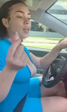 Anyone know her name ? She’s got some NSFW insta lives but I forgot her @