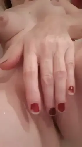 A Sunday morning peek for those who like mature naughty moms 💋 (50+)