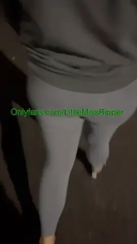 LittleMissRipper walking and farting in leggings!