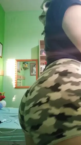 Woulda be happy to have this booty smashed 😋