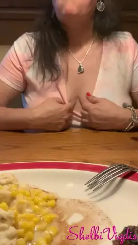 [50] - Flashing at the local restaurant [GIF]