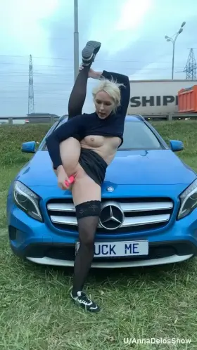 My pussy needs to be fucked outdoors 😬