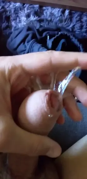 I tend to precum a bit when jerking off 😳