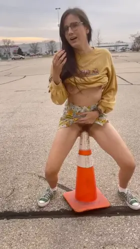 I fucked a traffic cone & I liked it [GIF]