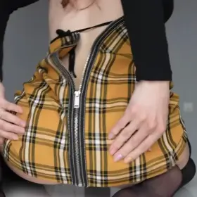 [/r/cutiesfordaddy] Hot schoolgirl removing her skirt and showing big ass and pussy