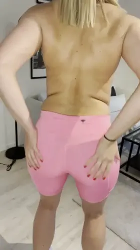 Can I get a kiss on my ass?🤭