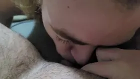 My gf sucking her daddy's dick. It felt so good 🥵
