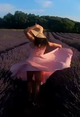 Bollywood actress showing ass in a travel vlog