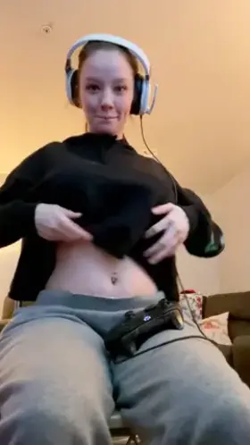 DO YOU LIKE BIG BOOBS (free folder in the comments )