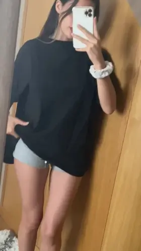 This is how I look under my shirt 🥰