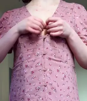 Watch me unbutton my dress for you 😘