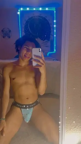 20 years old, chats open 😌