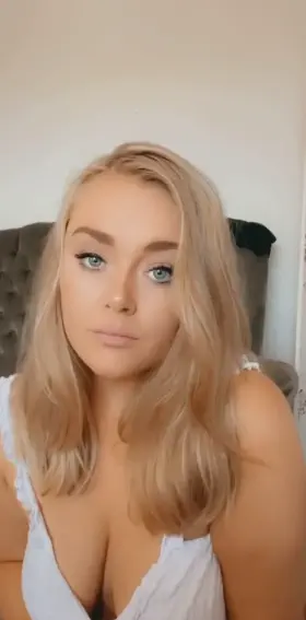 Friday Reveal 💋 3 Day Weekend 🎉