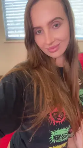 This booty needs to bounce on a cock