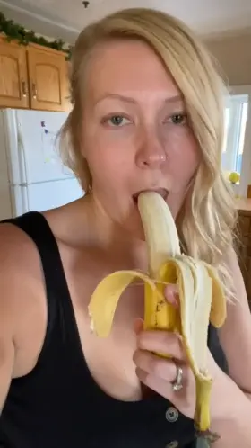 Mmmmmm bananas 🍌 🤤