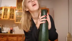 You probably expected only zucchini to be this big. And here is such a surprise. Even the zucchini hides. Kisses