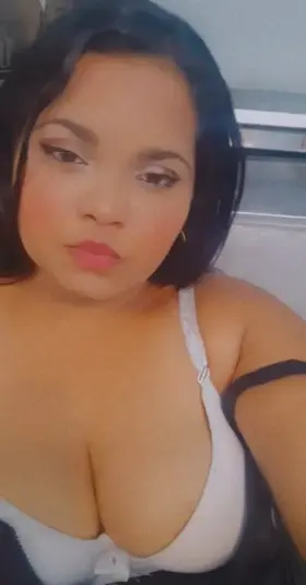 [Selling] I'm your girlfriend❤; I would like to sext personalized video calls] add❤; kik and snapchat: dakotax893