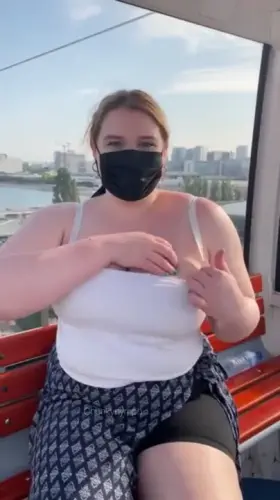 Flashing my tits for all of Portugal!