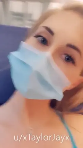 Exposing yourself with strangers around as a woman is apparently ok.