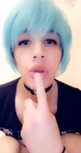 Umm Cum tribute me! Paint my pretty face with your cummies !